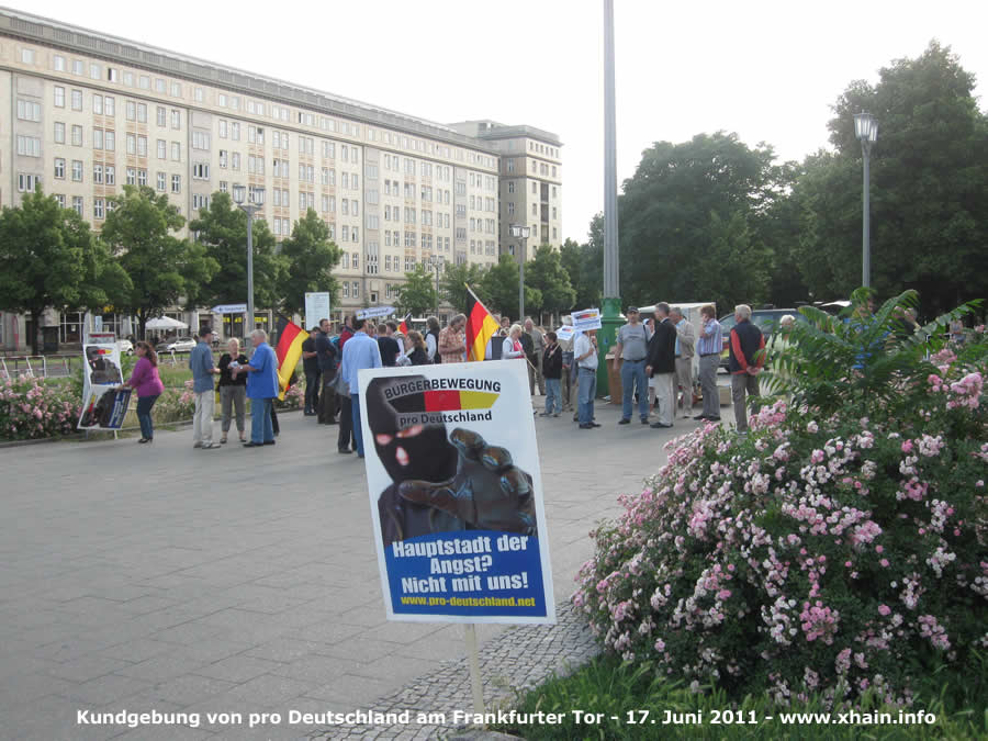 Kundgebung von pro Deutschland am Frankfurter Tor - 17. Juni 2011
