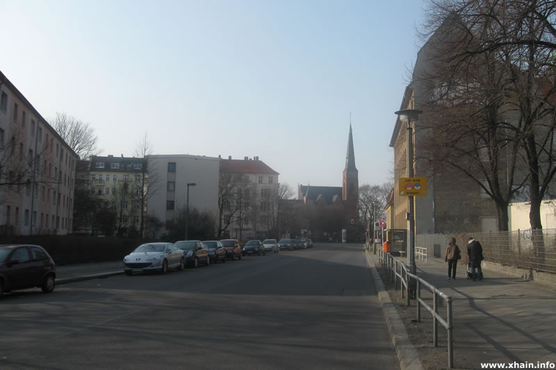 Corinthstraße, Blickrichtung Rudolfplatz (Zwinglikirche)