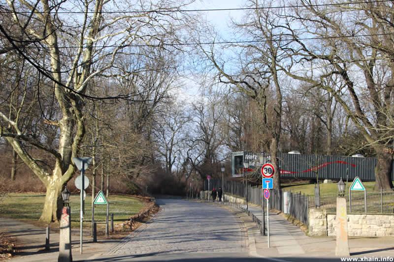 Ernst-Zinna-Weg, Ecke Landsberger Allee