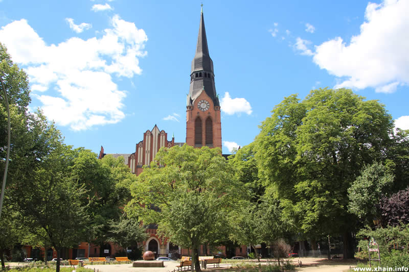 Pfingstkirche am Petersburger Platz