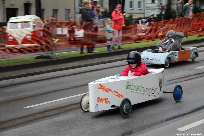 Berliner Seifenkistenrennen auf dem Mehringdamm - Joker-Team Berlin