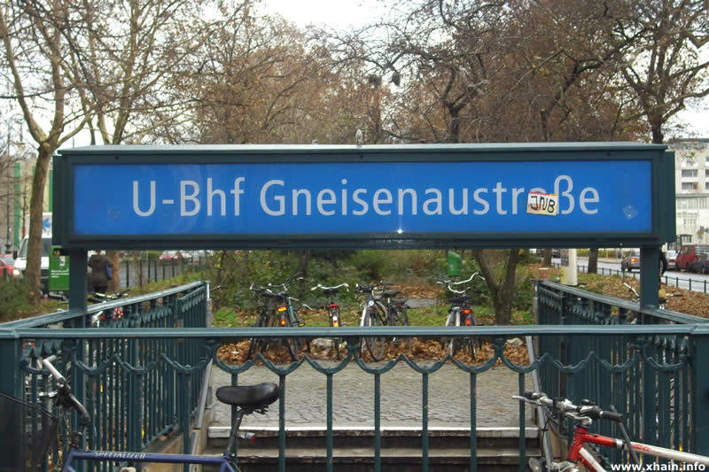 U-Bahnhof Gneisenaustraße