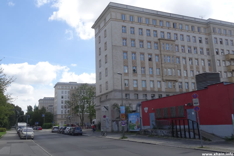 Stalinbauten am Weidenweg