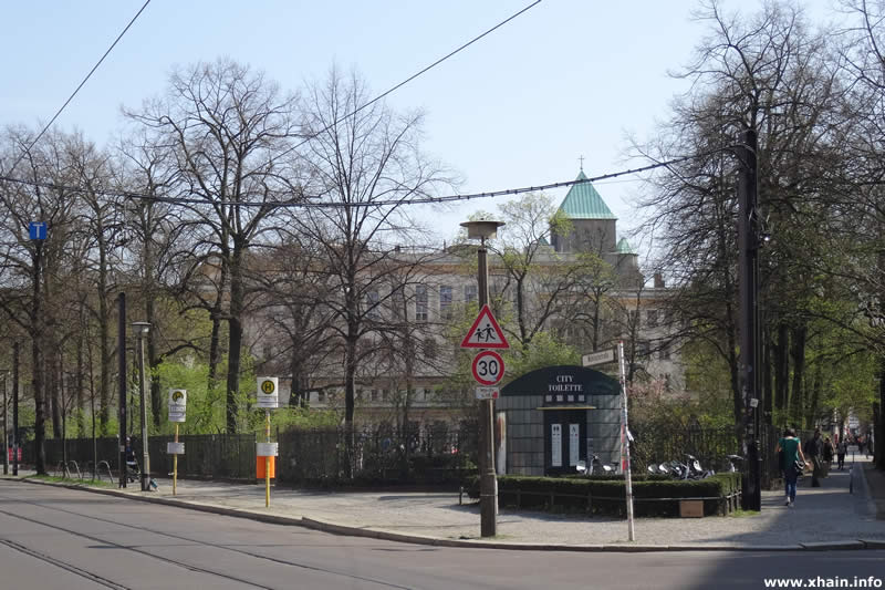 Wühlischplatz (Wühlischstraße / Sonntagstraße)